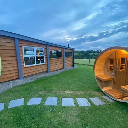 Sleeps 12 Hot Tub Sauna Cinema Pets Welcome Енніскіллен Екстер'єр фото