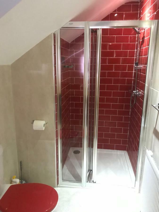 Sleeps 12 Hot Tub Sauna Cinema Pets Welcome Енніскіллен Екстер'єр фото