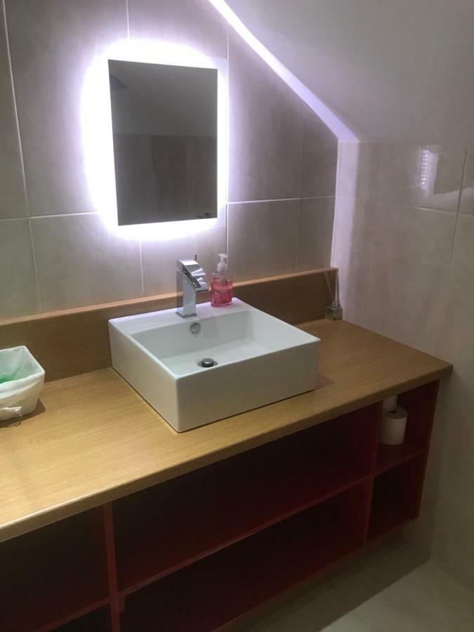 Sleeps 12 Hot Tub Sauna Cinema Pets Welcome Енніскіллен Екстер'єр фото